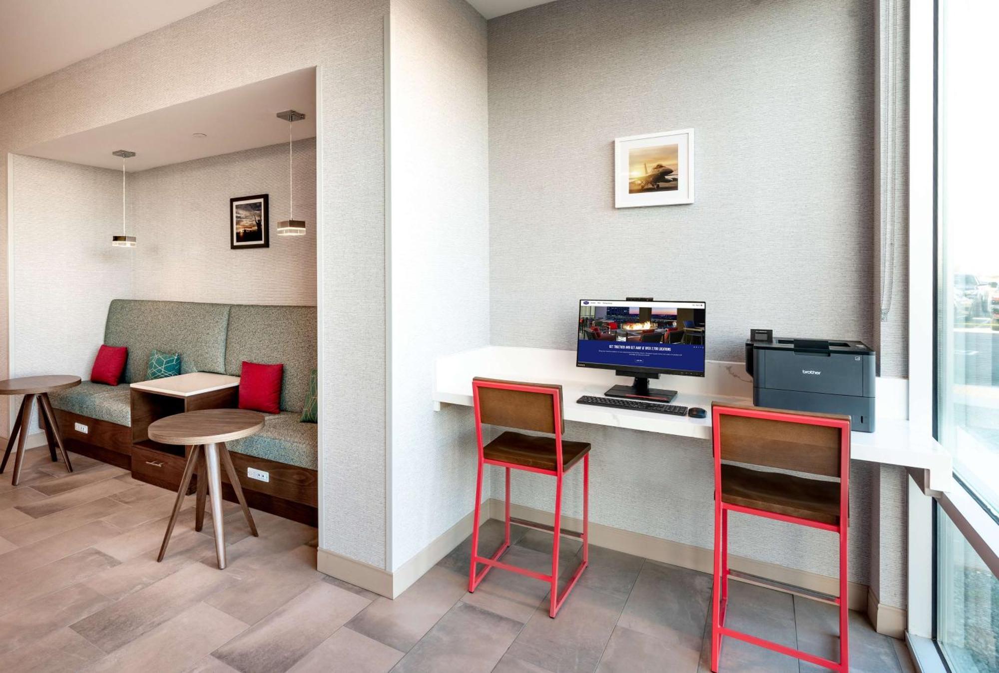 Hampton Inn Riverside March Air Force Base, Ca Экстерьер фото